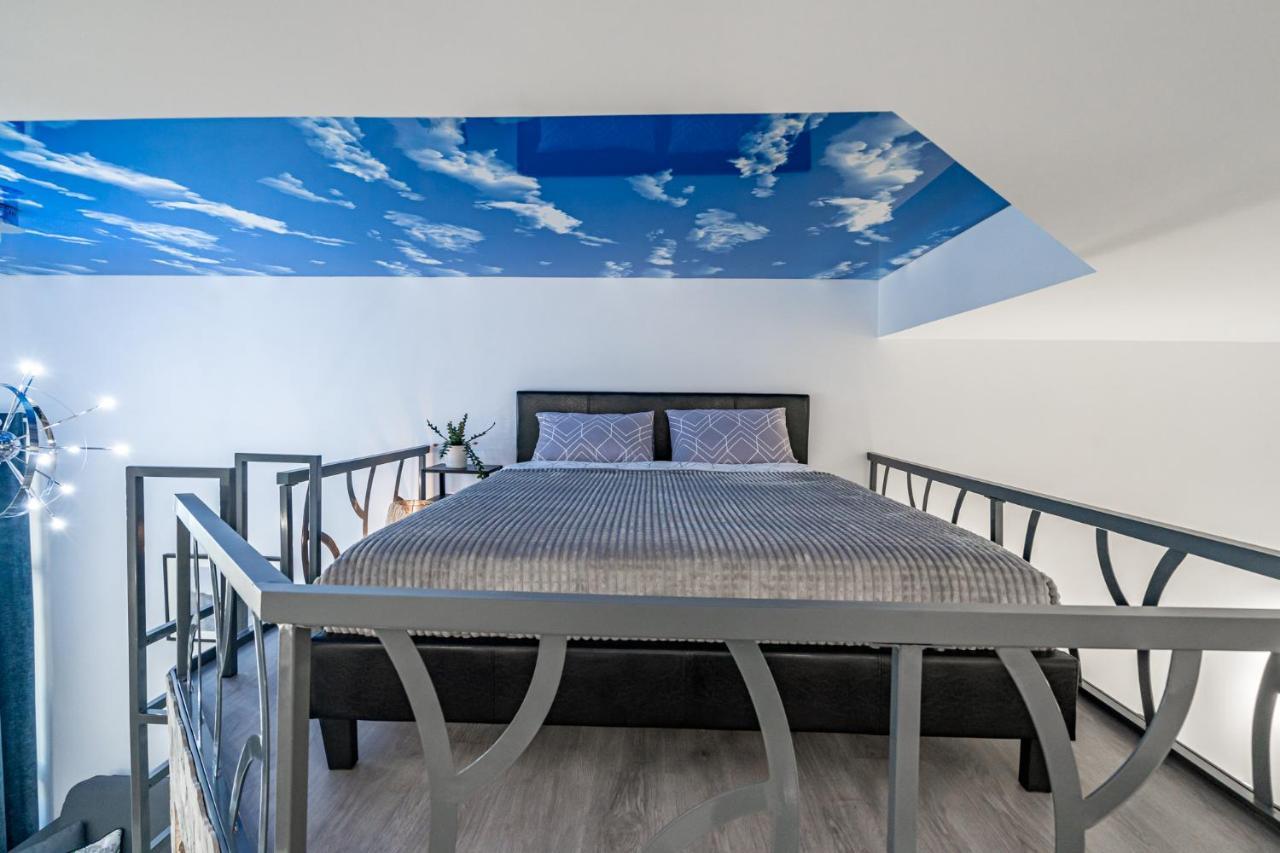 Exquisite Studio Apartment With An Original Design Valencia Exterior foto